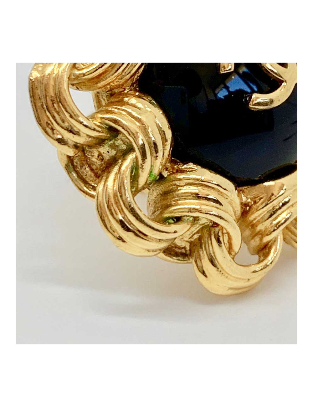 CHANEL Vintage earrings in gold and Pearly Pearl