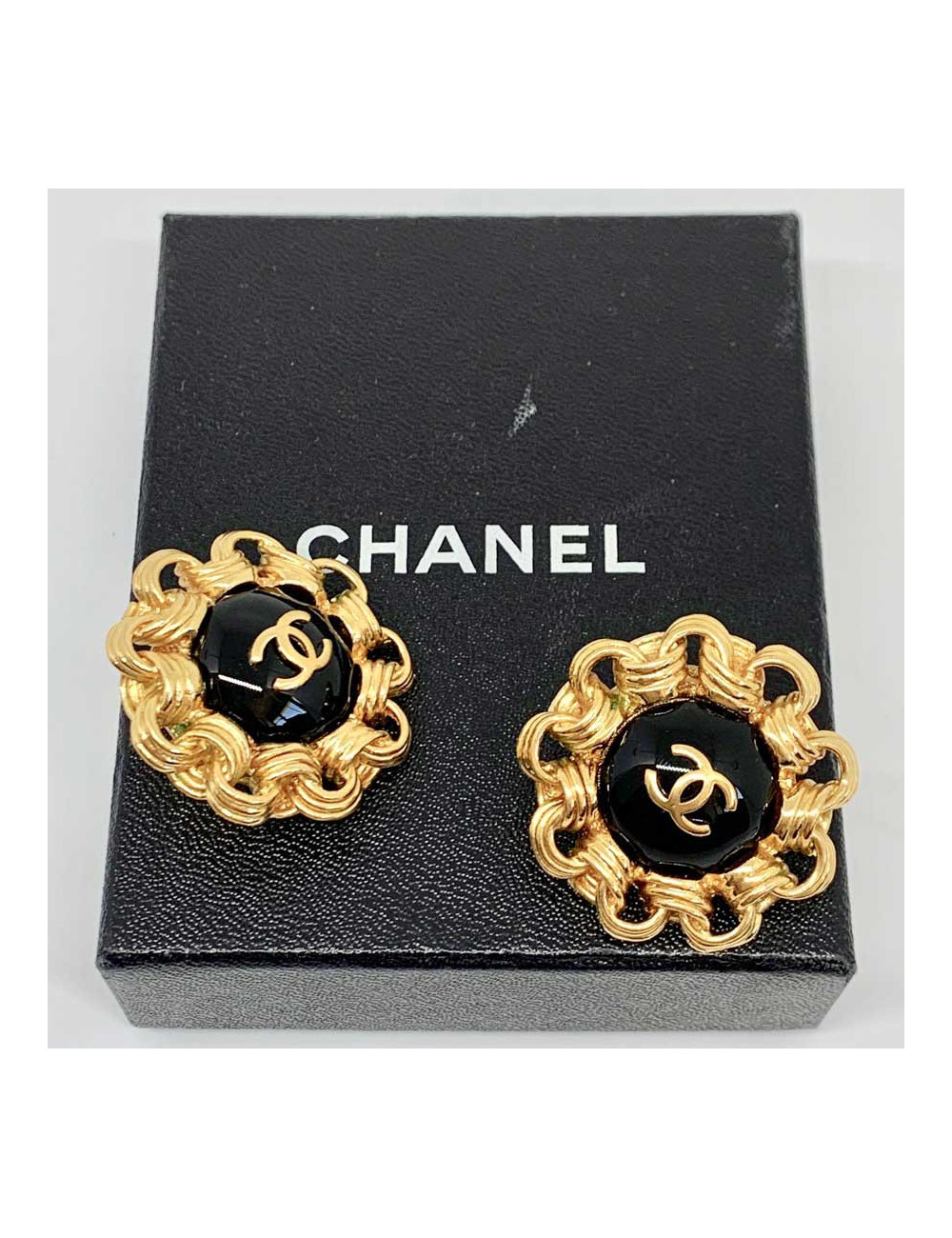 CHANEL Vintage earrings in gold and Pearly Pearl