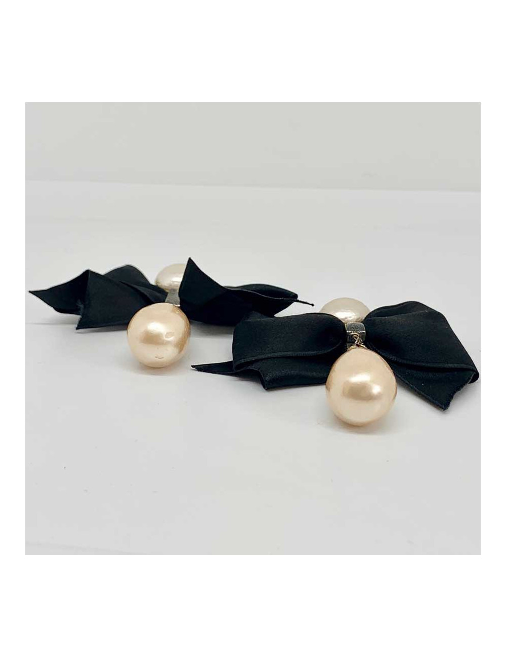 Clips pendantes perles poires nacrées