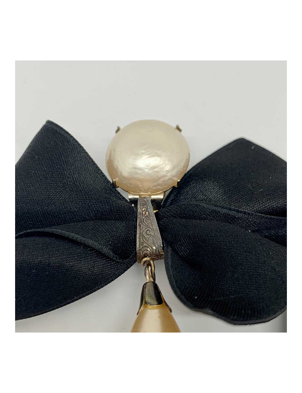 Clips pendantes perles poires nacrées