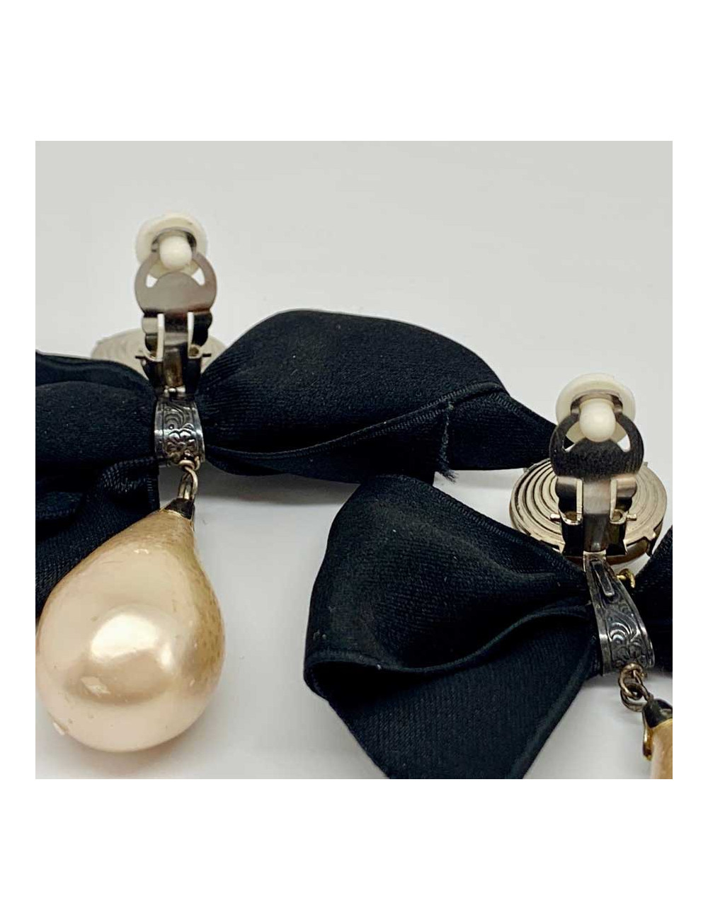 Clips pendantes perles poires nacrées