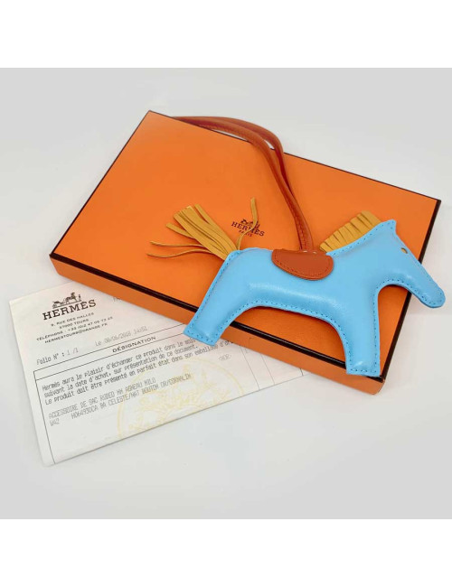 Accessoire de sac HERMES "Rodéo" en agneau bleu celeste