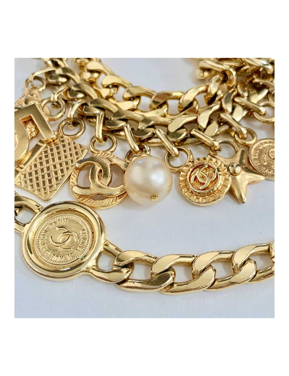 Ceinture sautoir CHANEL avec breloques Vintage