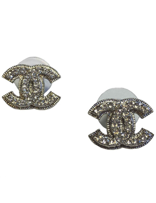 Boucles d'oreille clous CHANEL CC en métal argenté et strass