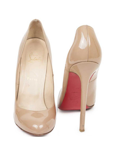 Escarpins LOUBOUTIN T 40 beige lacqué