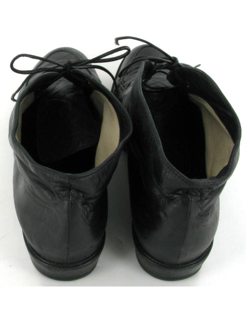 Bottines CHANEL en cuir matelassé noir T 39,5