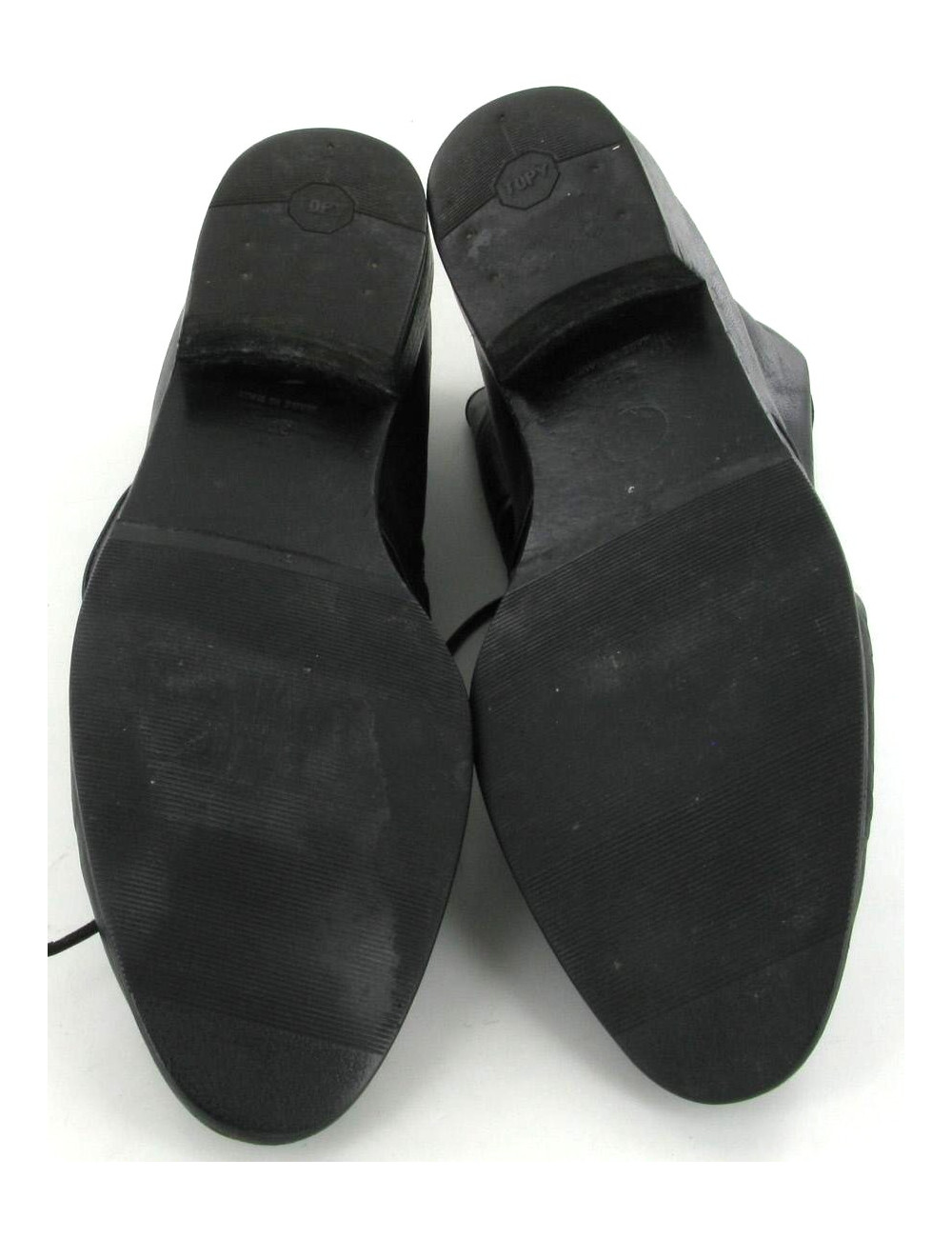 Bottines CHANEL en cuir matelassé noir T 39,5