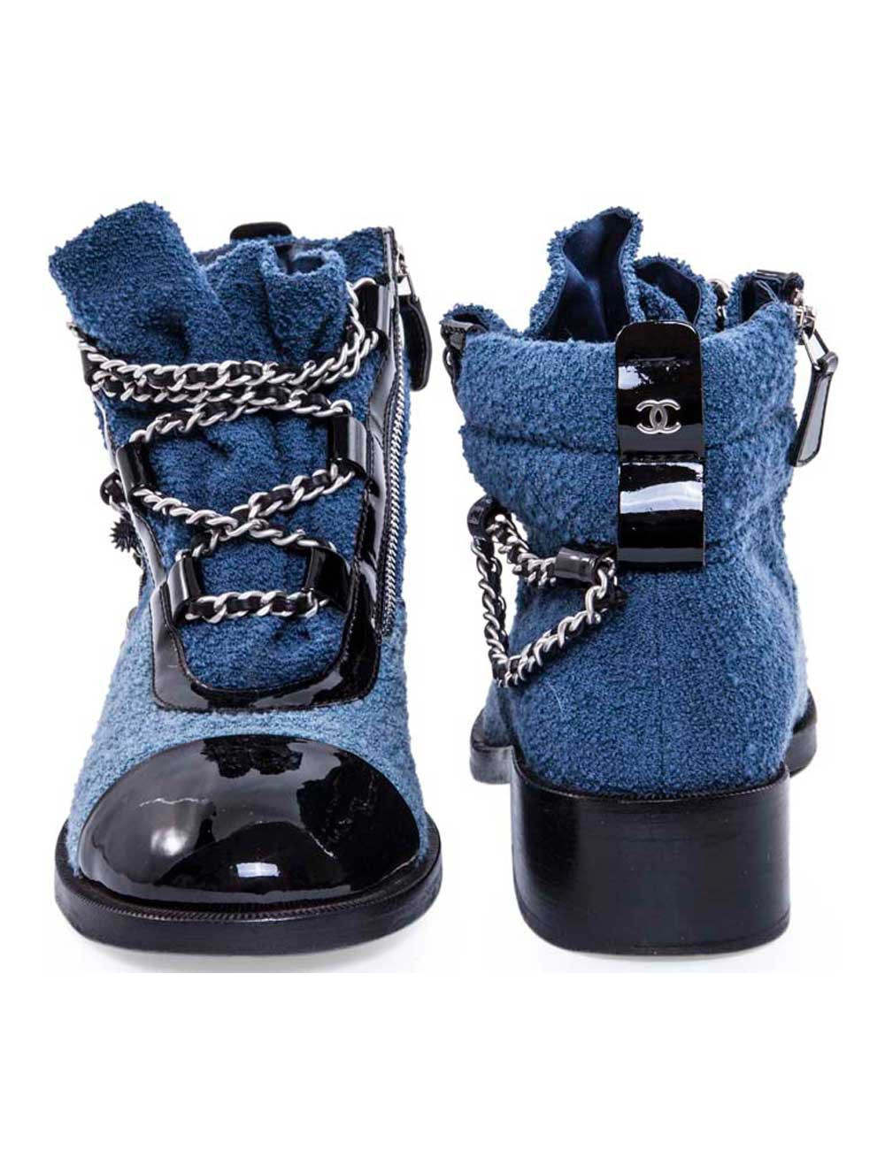 Boots CHANEL T37,5 bicolores avec chaînettes et charms
