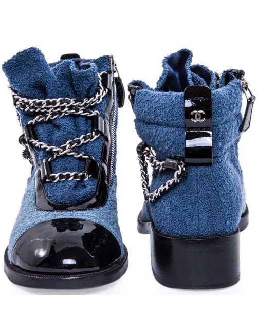 Boots CHANEL T37,5 bicolores avec chaînettes et charms