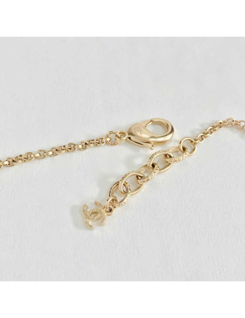 Sautoir Chanel 2016 lettres rose, bleu, nacre