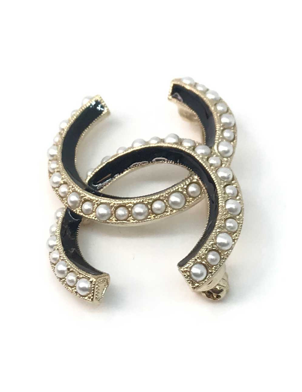 Broche CHANEL  CC dorée, perles nacrées