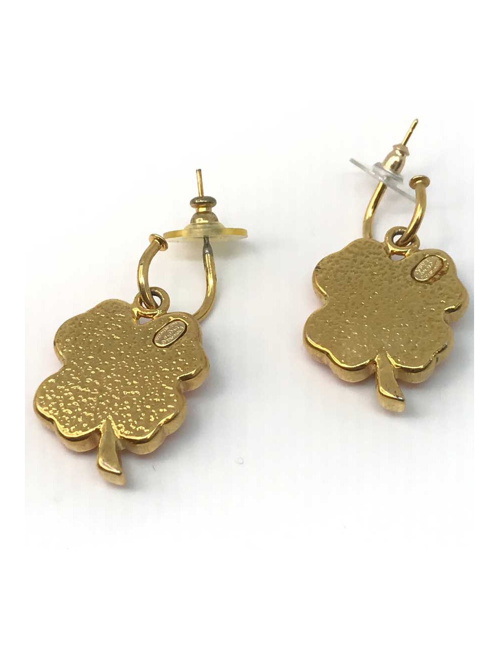 Boucles d'oreille clous CHANEL corail