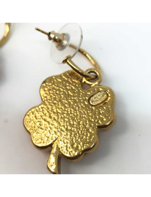 Boucles d'oreille clous CHANEL corail