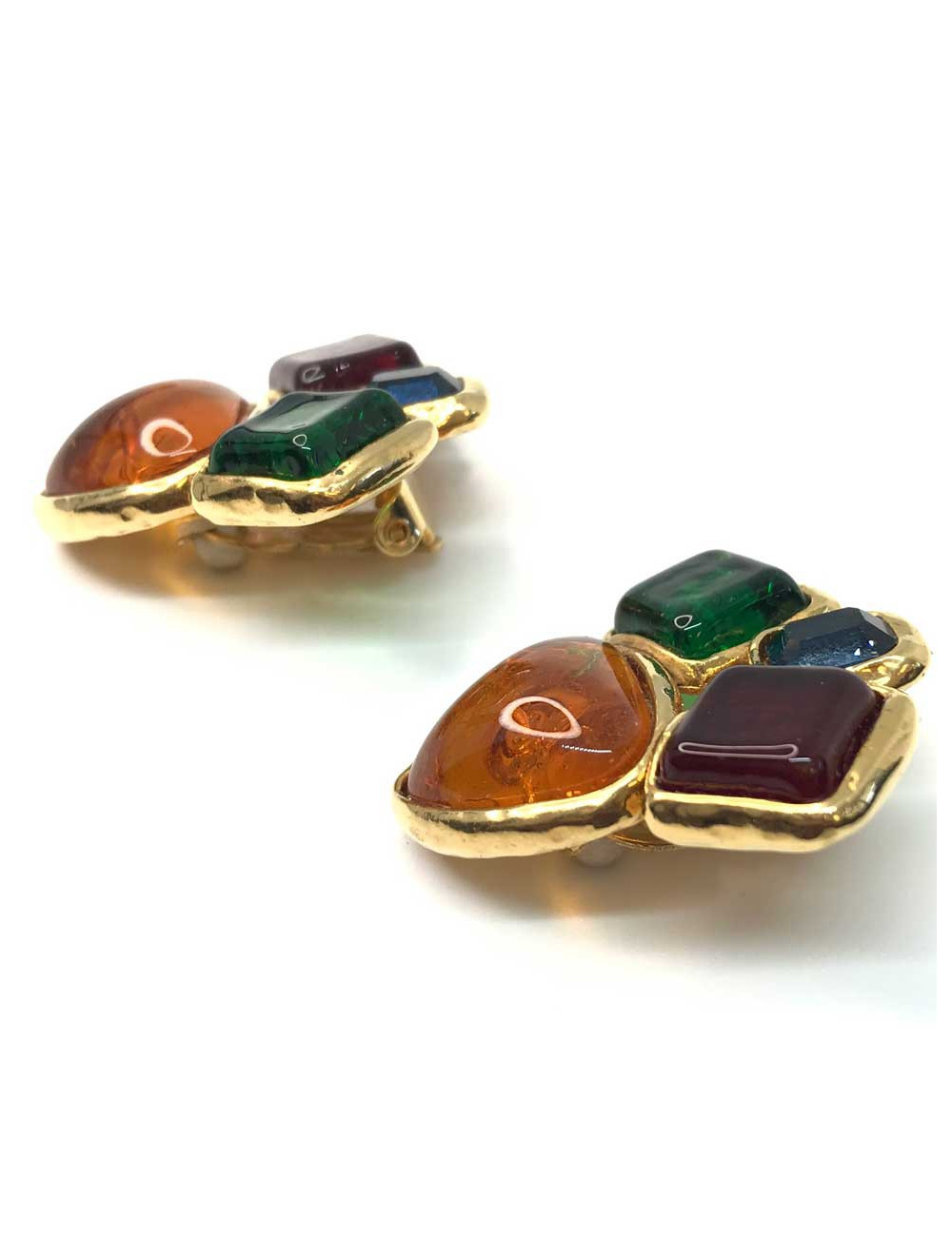 Boucles d'oreille clips CHANEL Couture pâte de verre