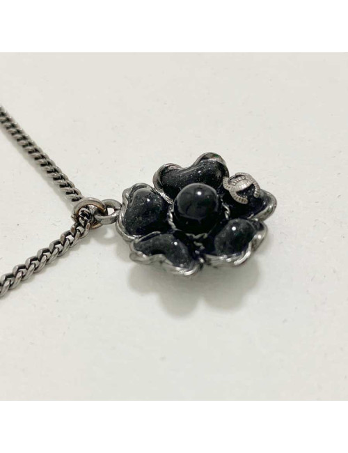 Collier camélias CHANEL
