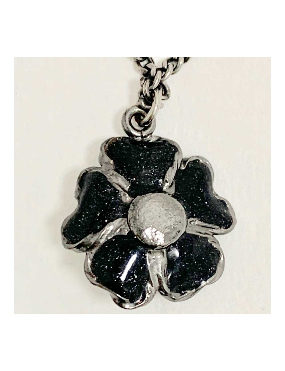 Collier camélias CHANEL