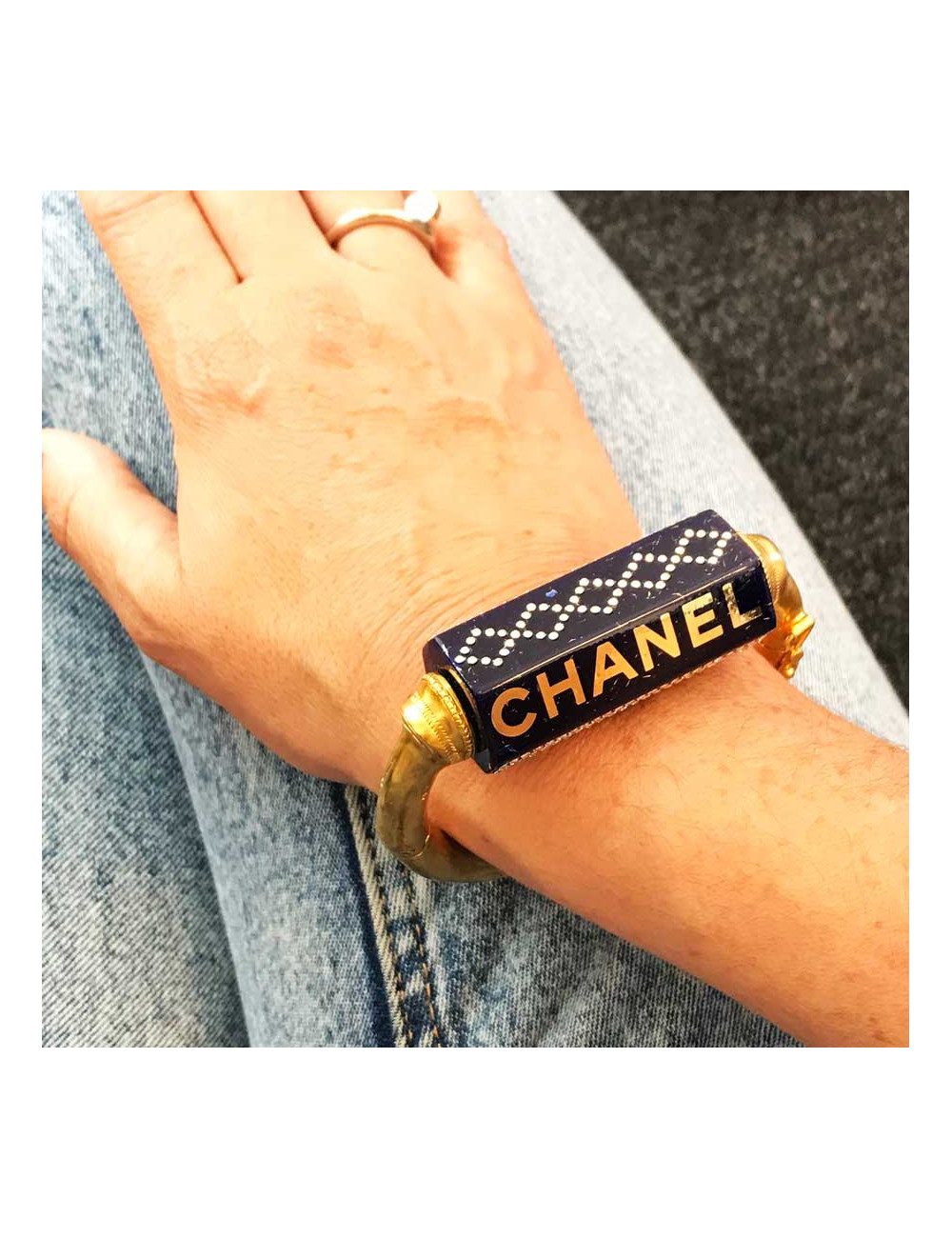 CHANEL bracelet bleu céramique et strass