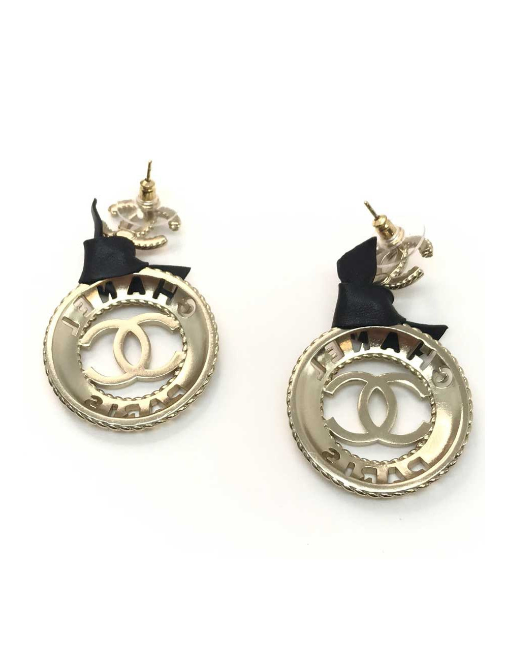 Boucles d'oreille CHANEL pendantes ruban noir