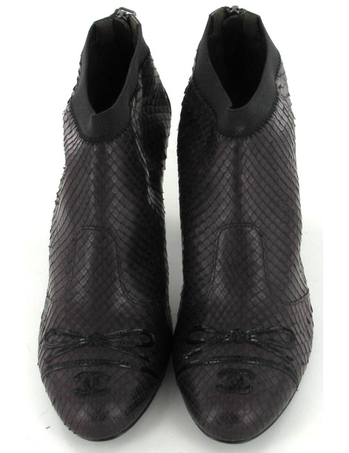 Bottines CHANEL en python naturel violet T 36