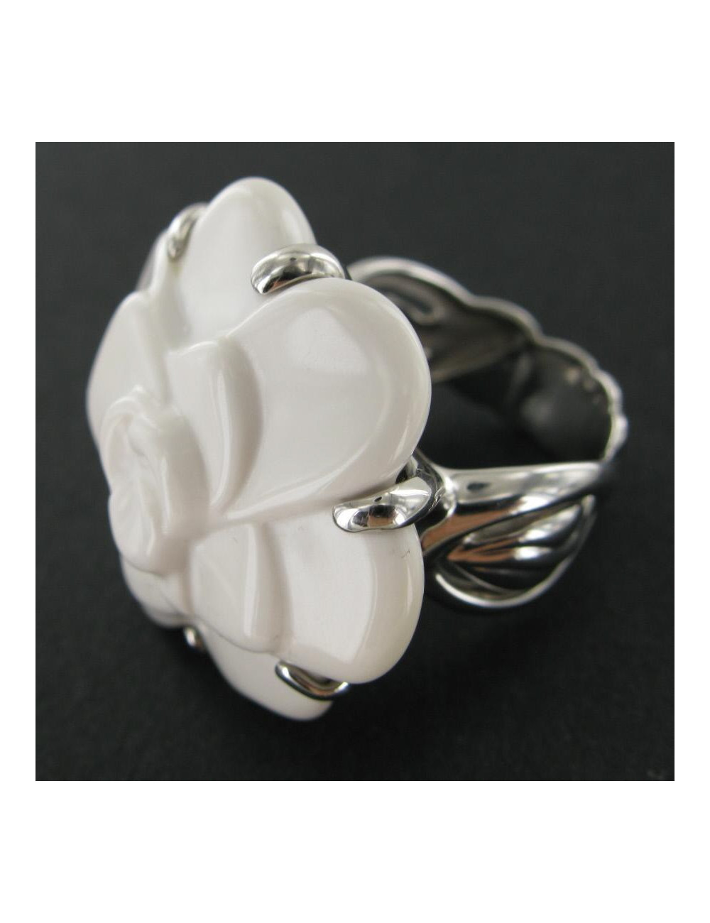 Bague CHANEL Camélia T 58