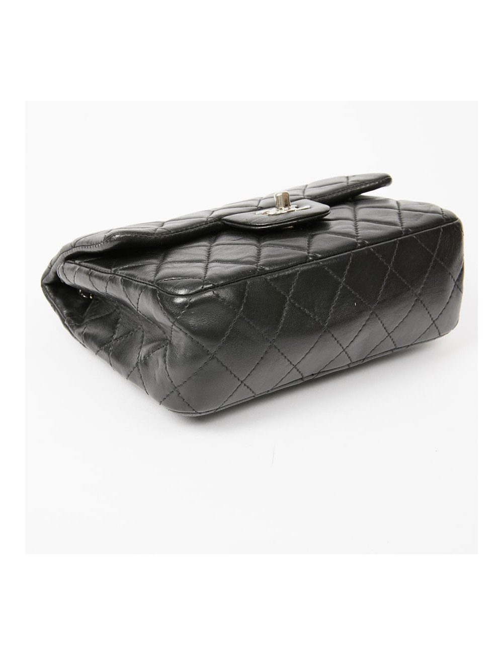 Mini sac CHANEL cuir lisse matelassé