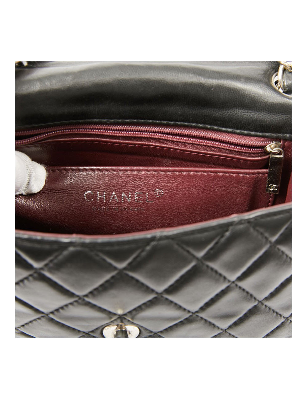 Mini sac CHANEL cuir lisse matelassé