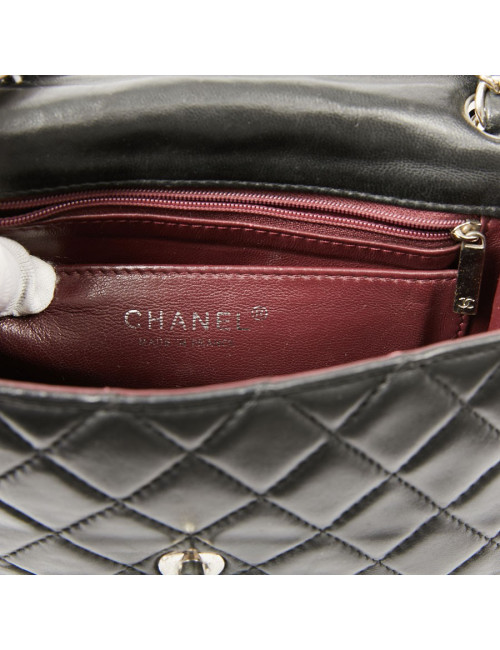 Mini sac CHANEL cuir lisse matelassé