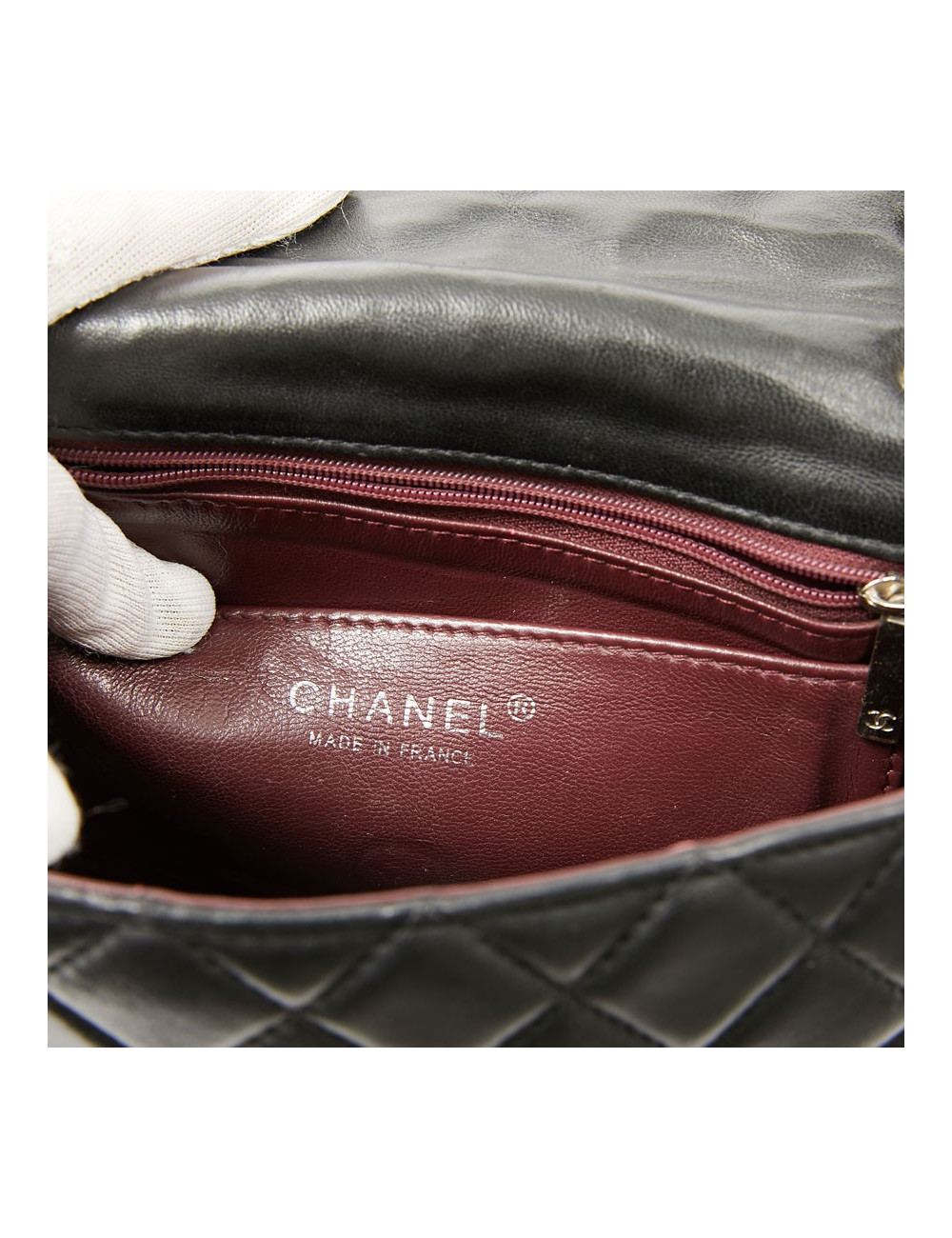 Mini sac CHANEL cuir lisse matelassé