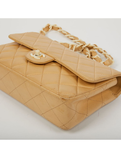 Sac CHANEL cuir d'agneau beige et bijouterie façon ivoire