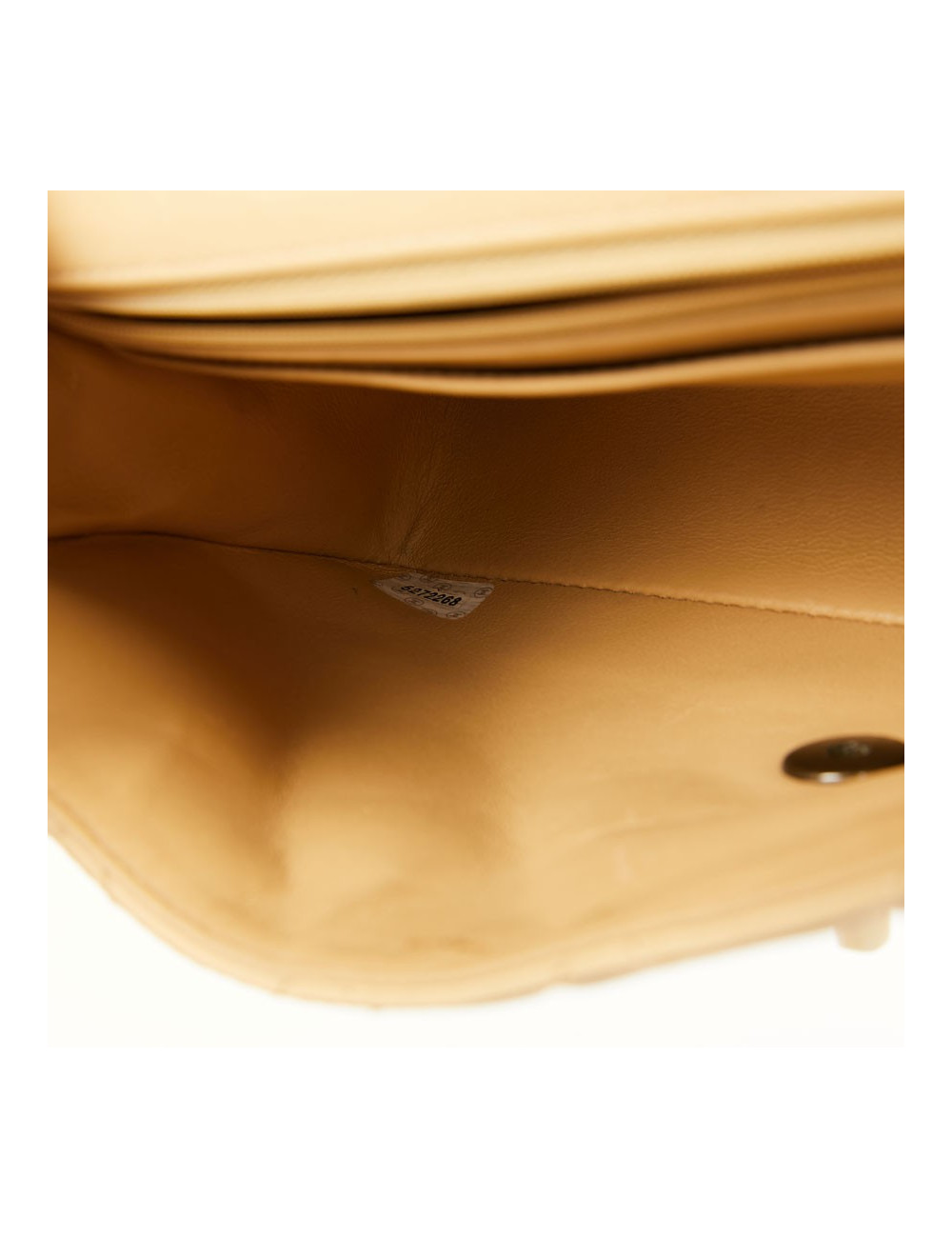 Sac CHANEL cuir d'agneau beige et bijouterie façon ivoire