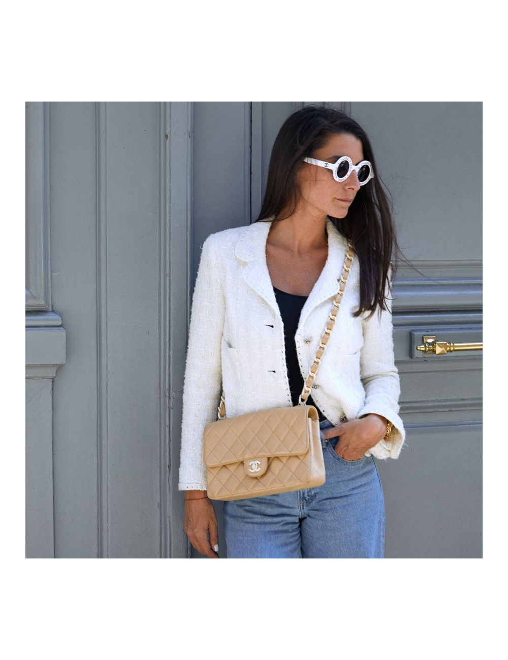 Sac CHANEL cuir d'agneau beige et bijouterie façon ivoire