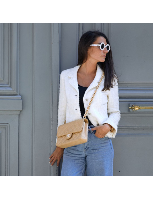 Sac CHANEL cuir d'agneau beige et bijouterie façon ivoire