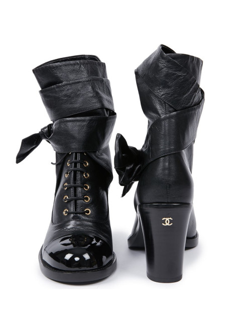 Boots CHANEL T39 noires bout vernis