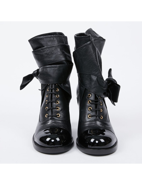 Boots CHANEL T39 noires bout vernis