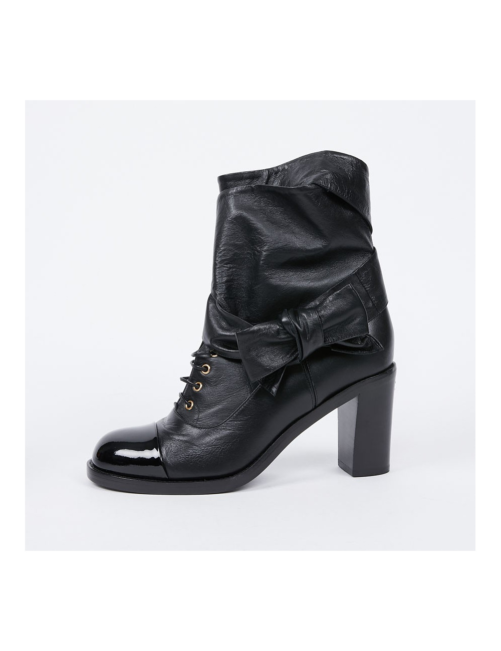 Boots CHANEL T39 noires bout vernis