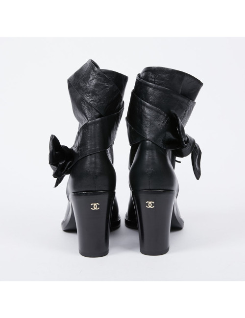 Boots CHANEL T39 noires bout vernis