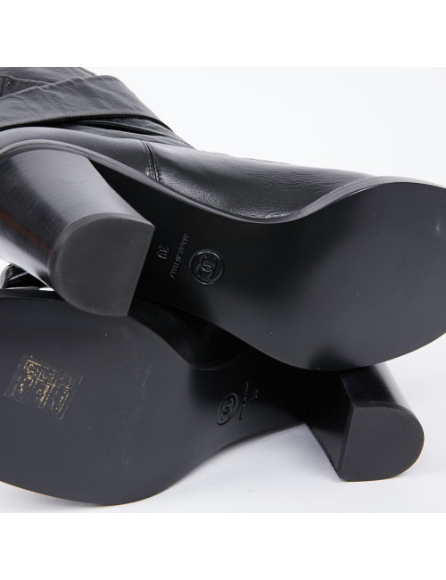 Boots CHANEL T39 noires bout vernis