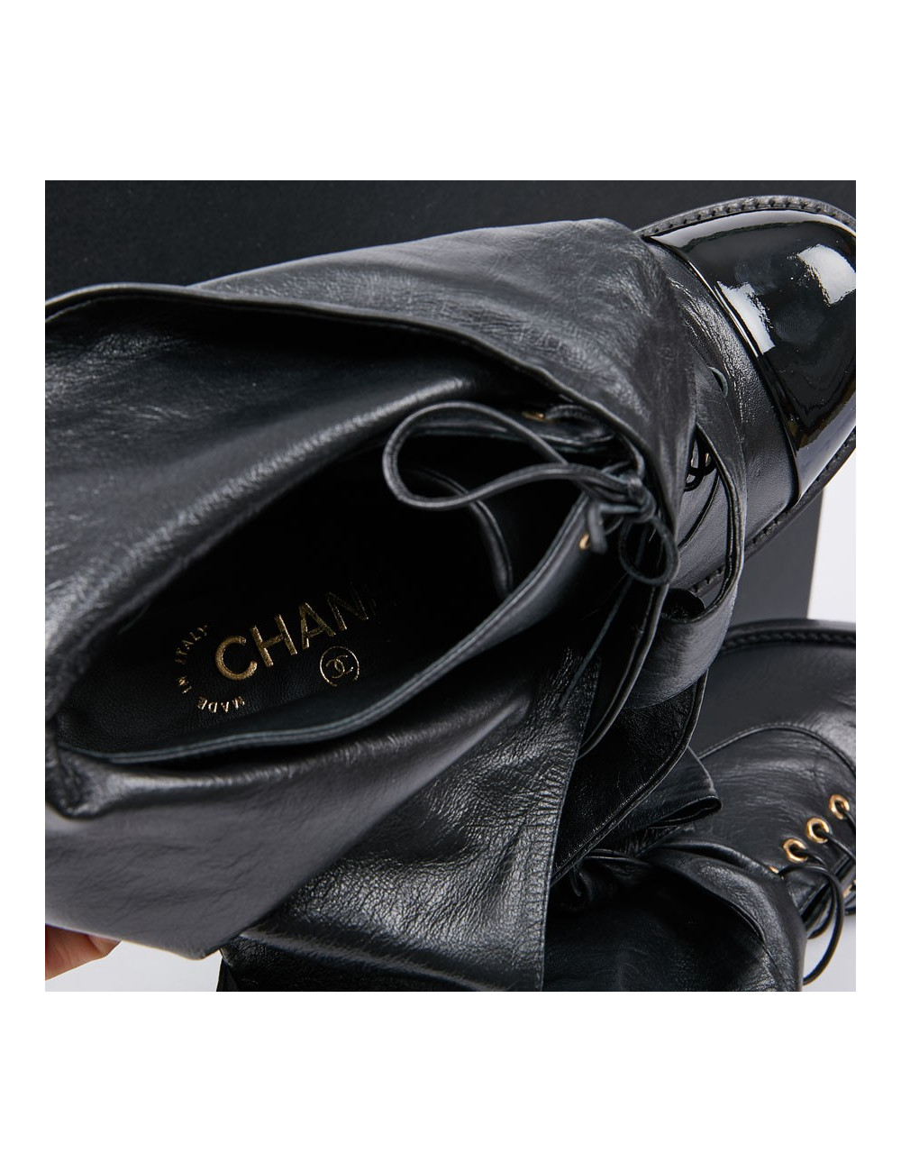 Boots CHANEL T39 noires bout vernis