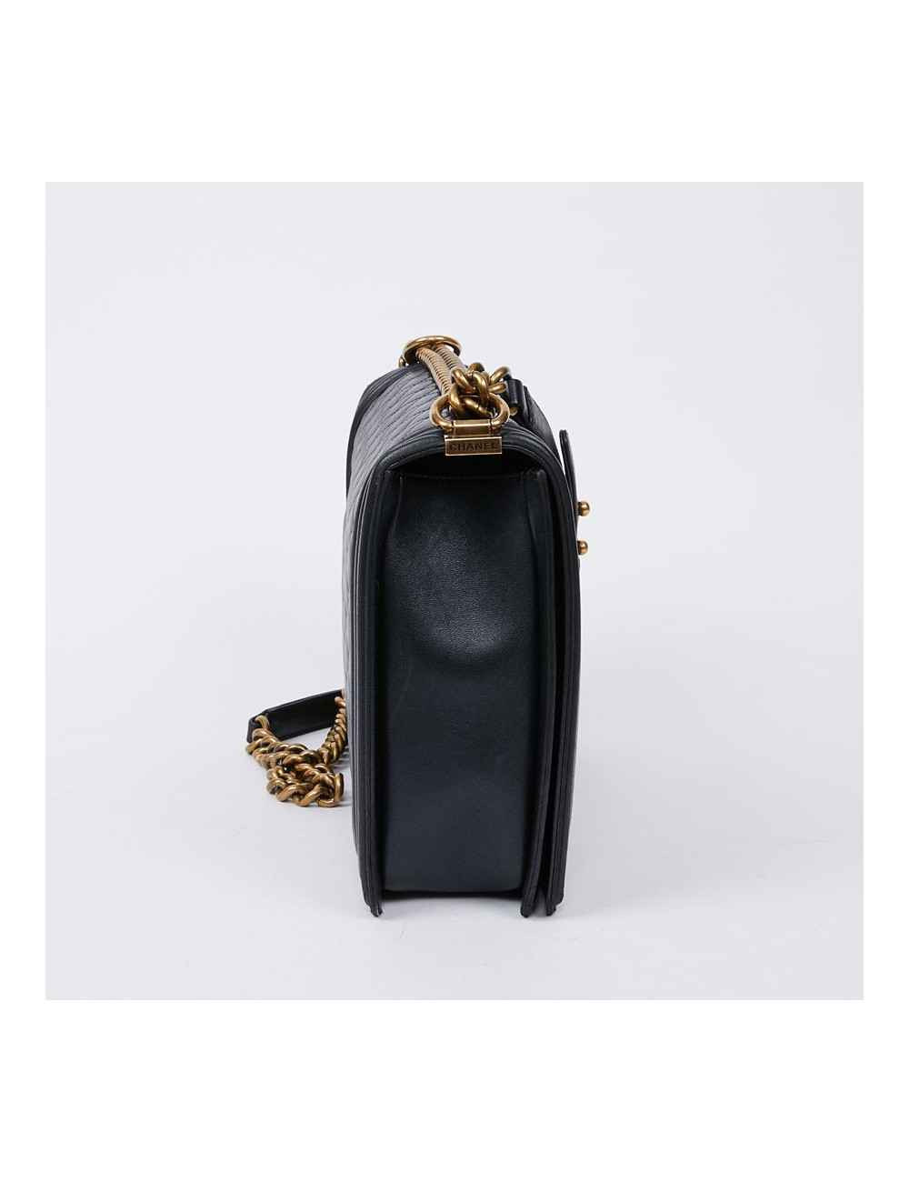 Sac "BOY" CHANEL cuir noir matelassé