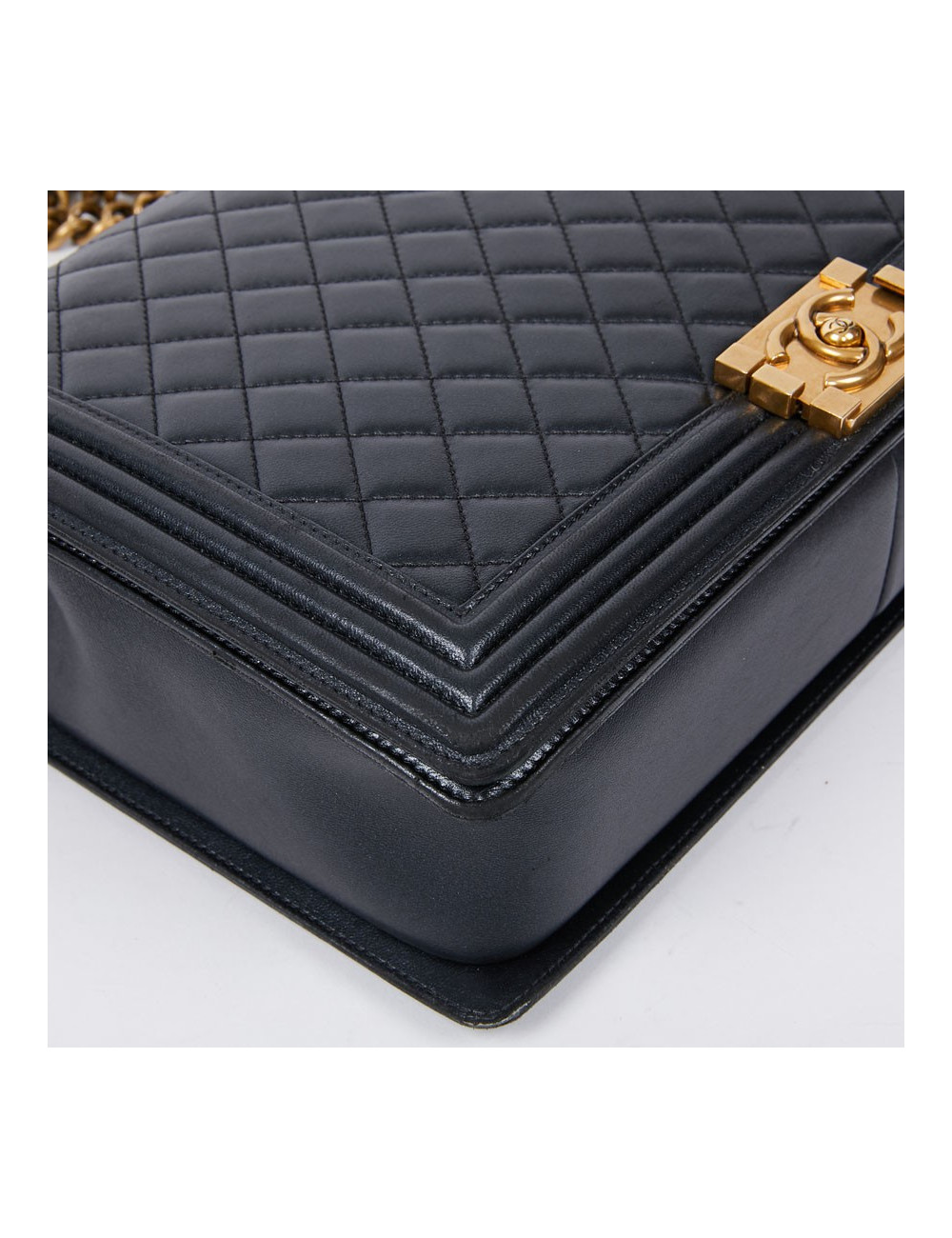Sac "BOY" CHANEL cuir noir matelassé