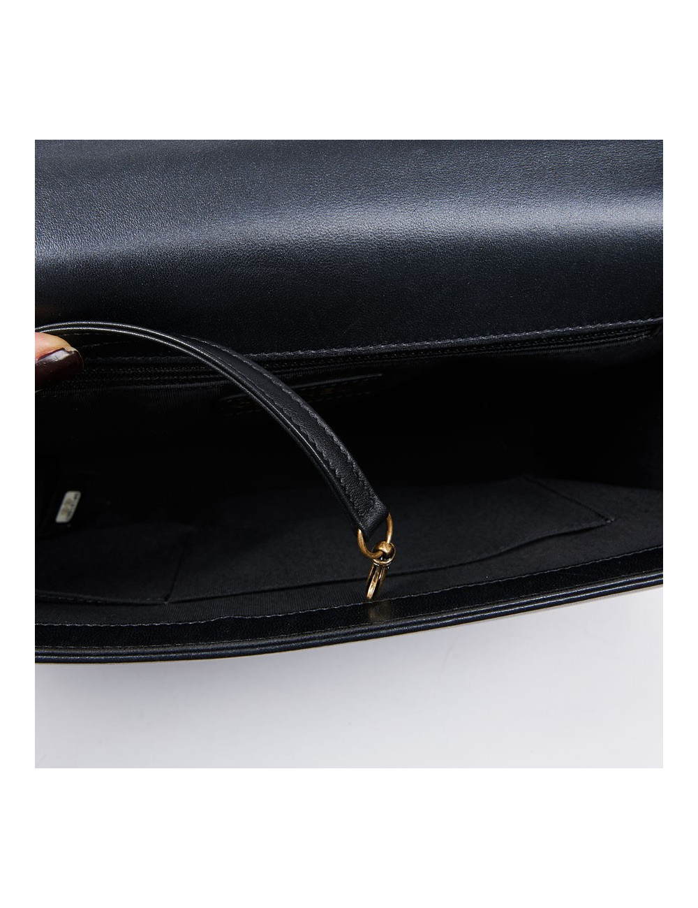 Sac "BOY" CHANEL cuir noir matelassé