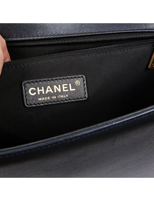 Sac "BOY" CHANEL cuir noir matelassé