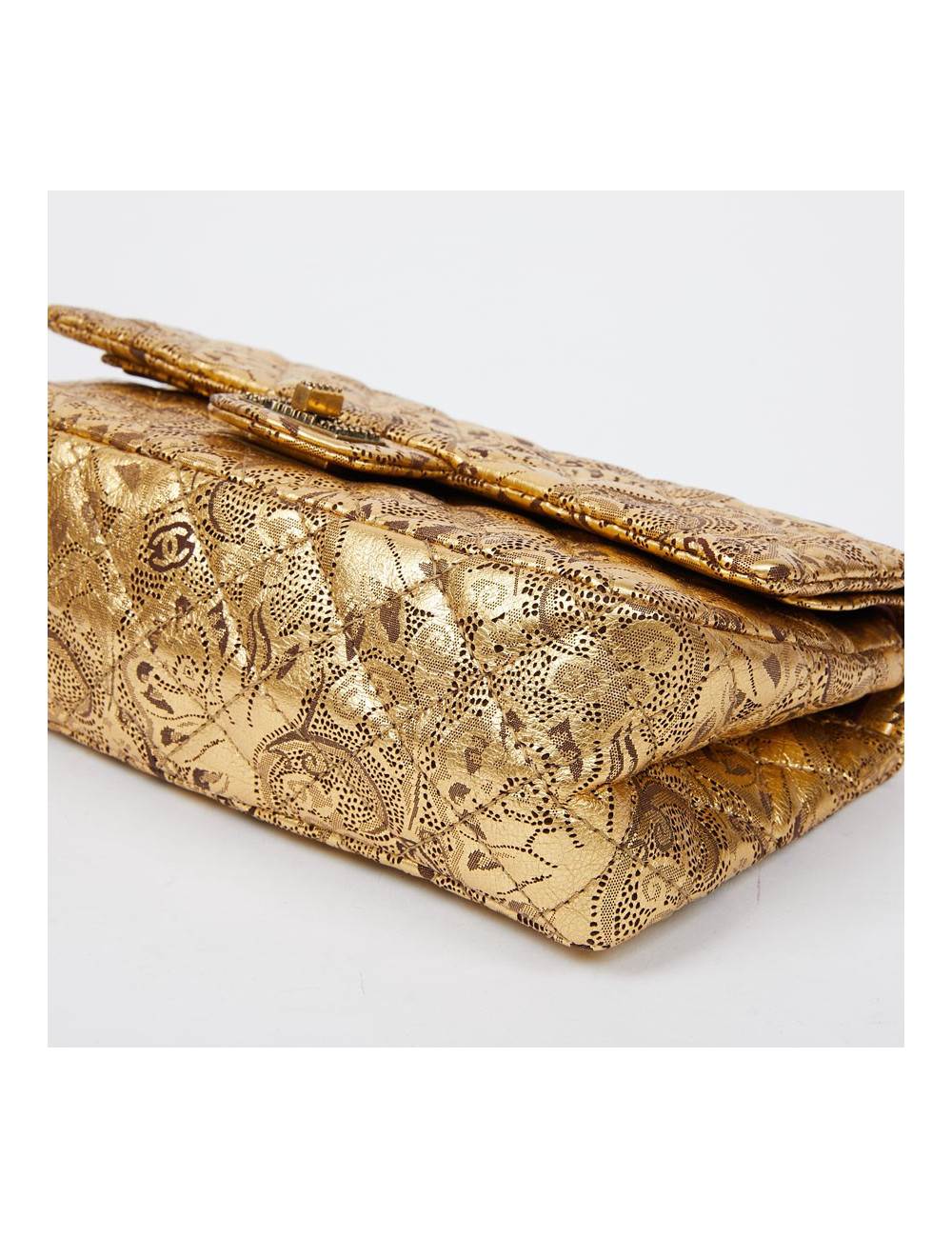 Sac CHANEL "Paris-Moscou" cuir perforé  doré Edition Limitée