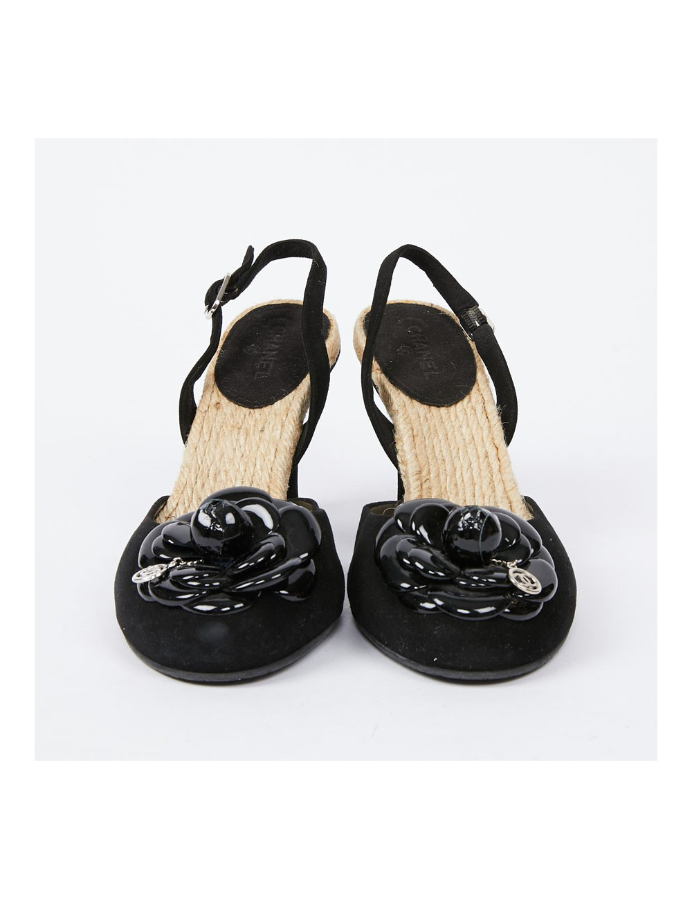 Sandales T39 CHANEL veau velours et camélia verni noir