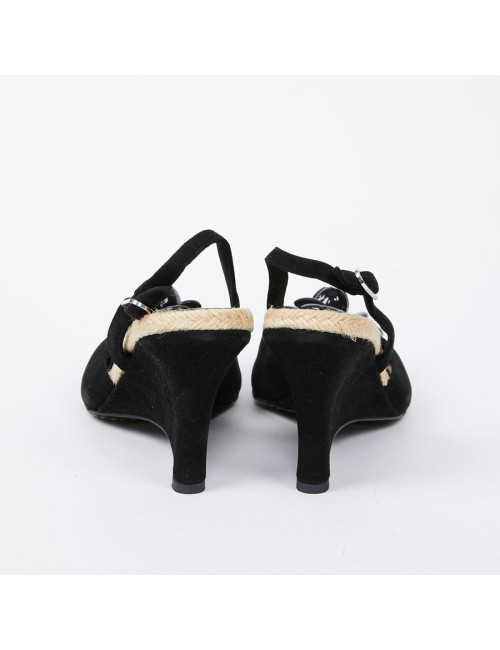 Sandales T39 CHANEL veau velours et camélia verni noir