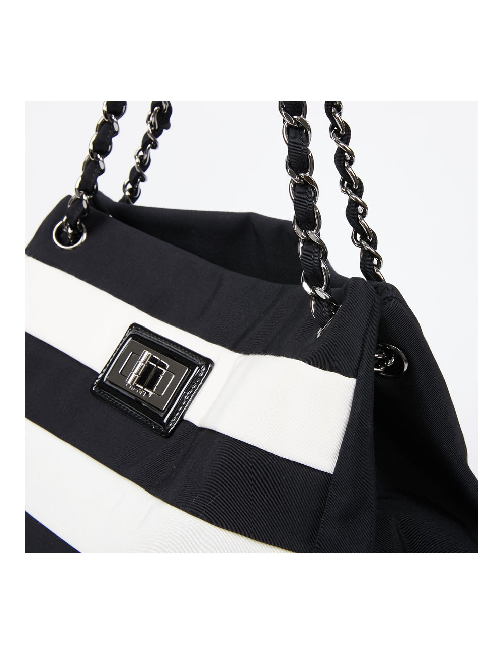 Sac CHANEL en piqué noir et blanc