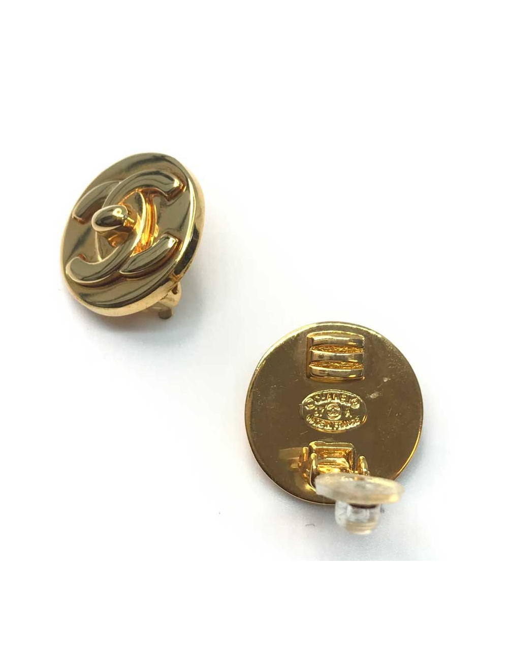 Clips CHANEL ronds dorés CC