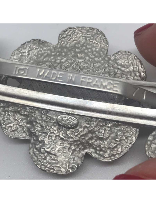 Barrette CHANEL camélias argent strié