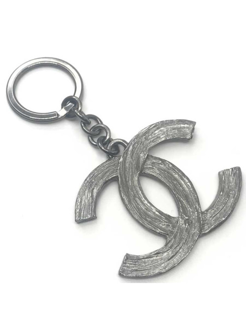 Porte-clés CHANEL Double "CC" métal argent vieilli