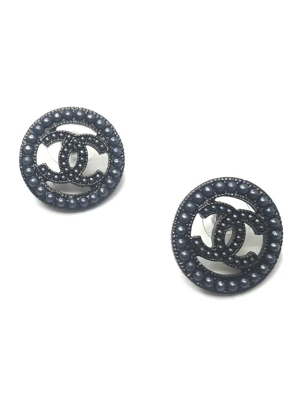 Boucles d'oreille CHANEL clous ruthénium et perles 